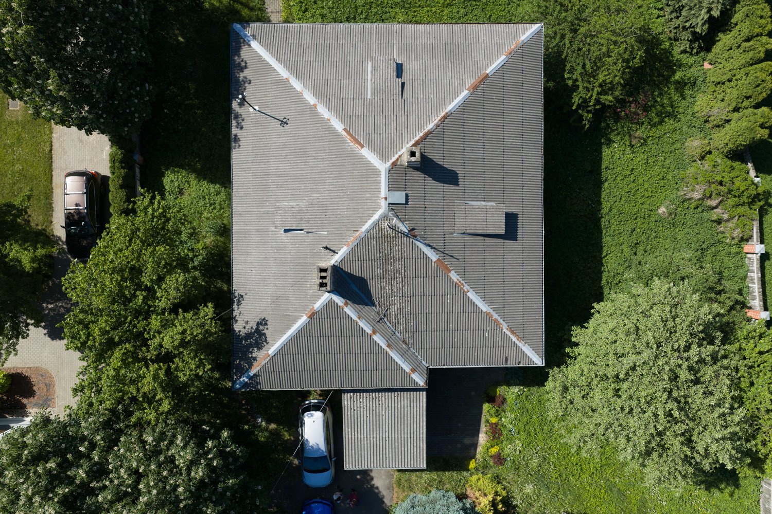 Jumtu inspekcija ar dronu - dakstiņa jumts pilns skats 1x zoom