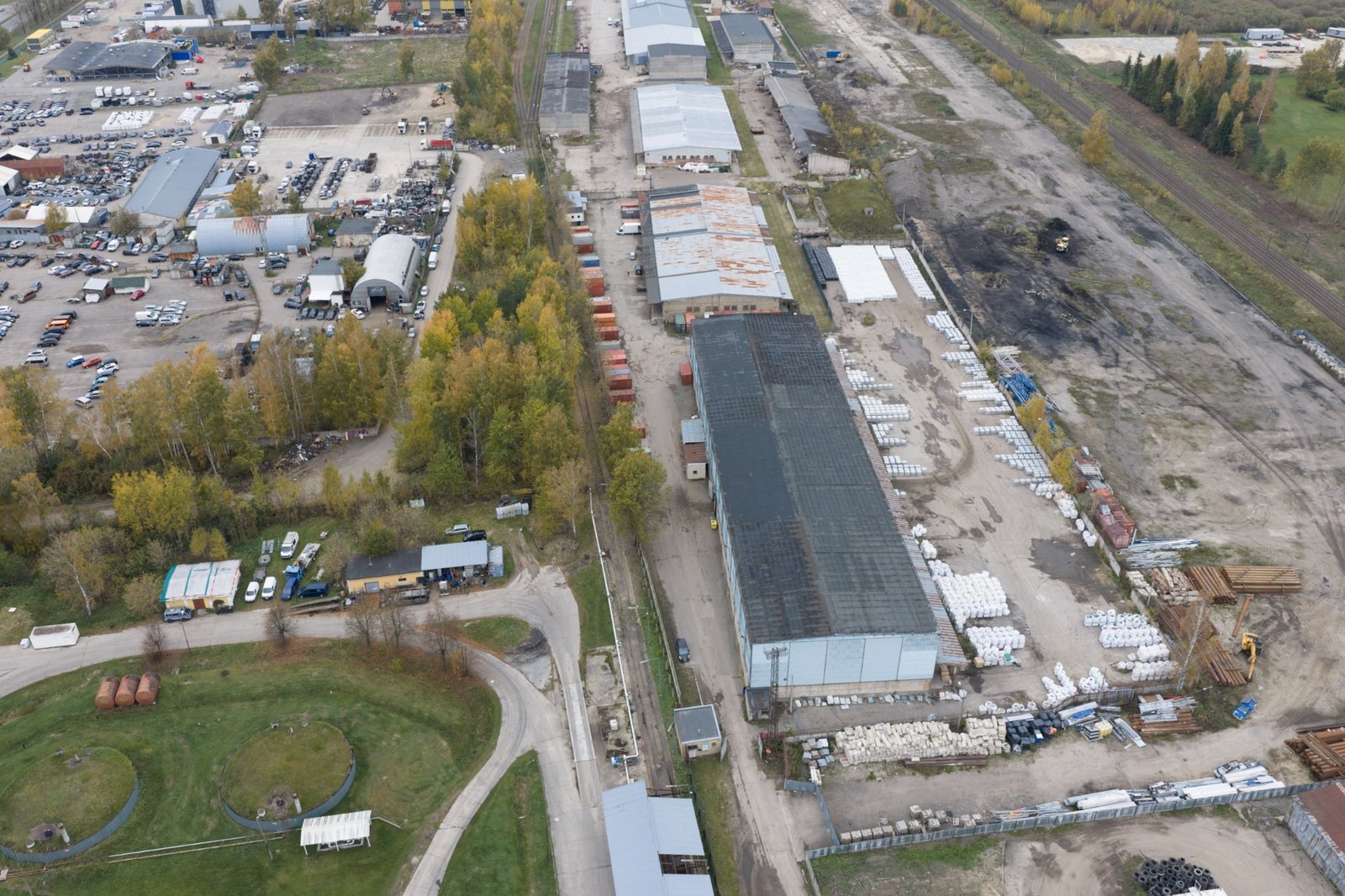 Industriālā teritorija no gaisa - 2. objekts, piebraukšana kravas transportam