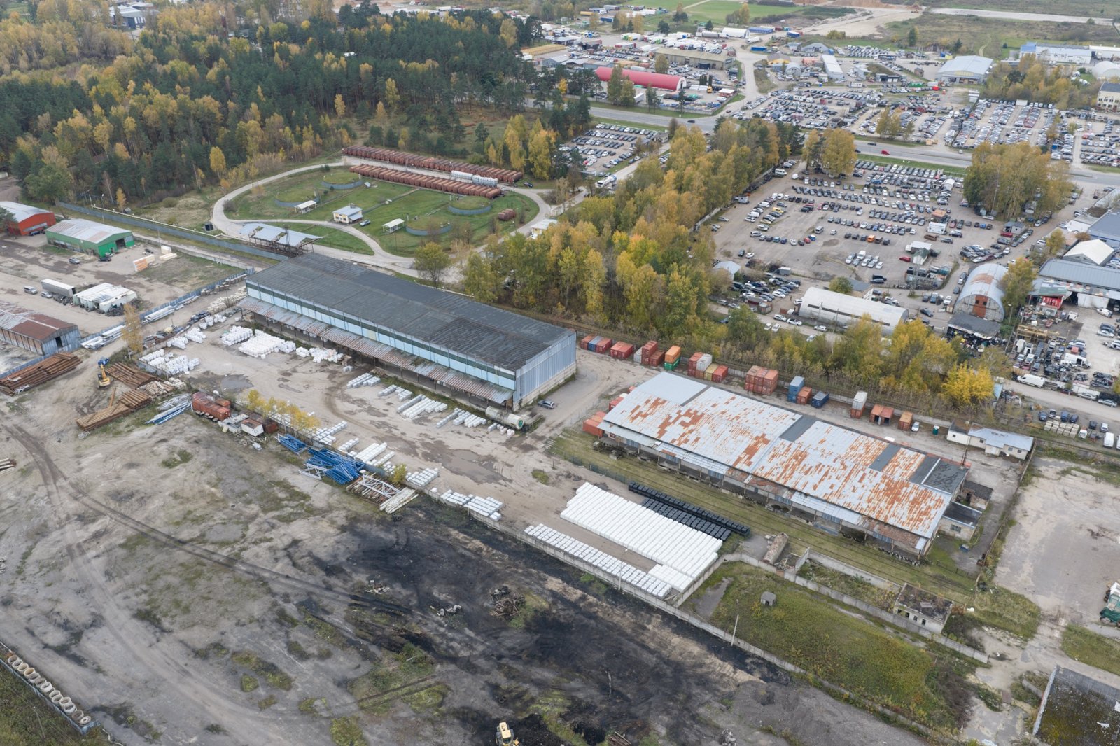 Industriālā teritorija no gaisa - 2. objekts, teritorija kontekstā ar apkārtni