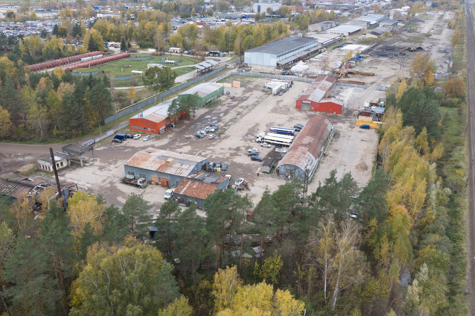 Industriālās teritorijas foto ar dronu - 3. objekta kopskats